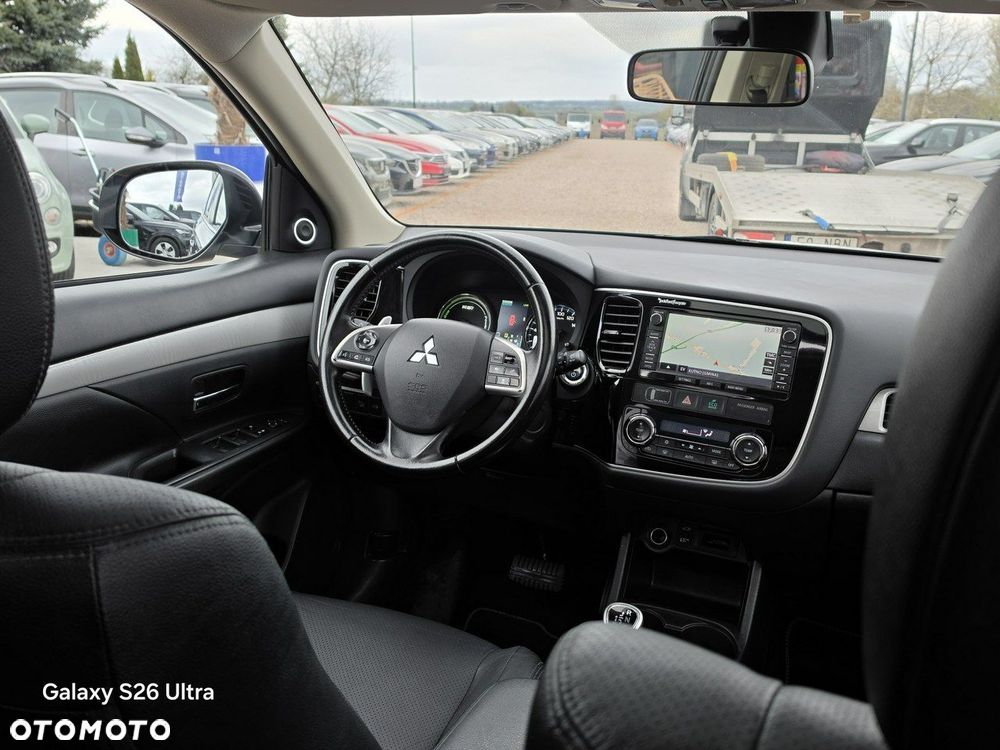 Mitsubishi Outlander - 30