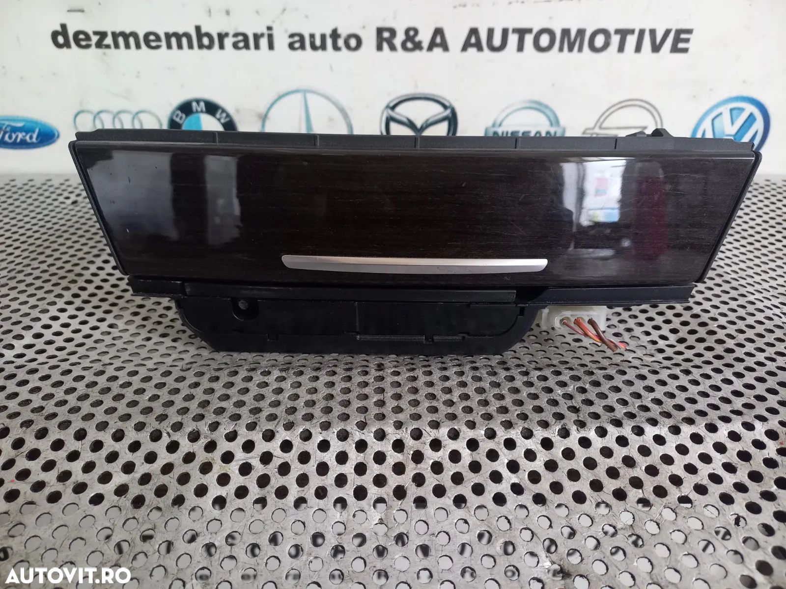 Scrumiera Bmw Seria 7 F01 F02 Scrumiera Lemn Mahon Bmw Seria 7 F01 F02 Volan Stanga Impecabila Dezm - 2