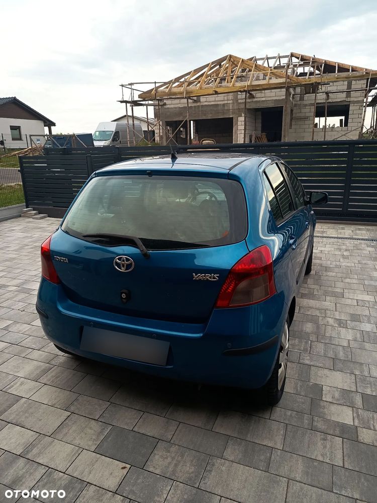 Toyota Yaris 1.3 Sol - 4