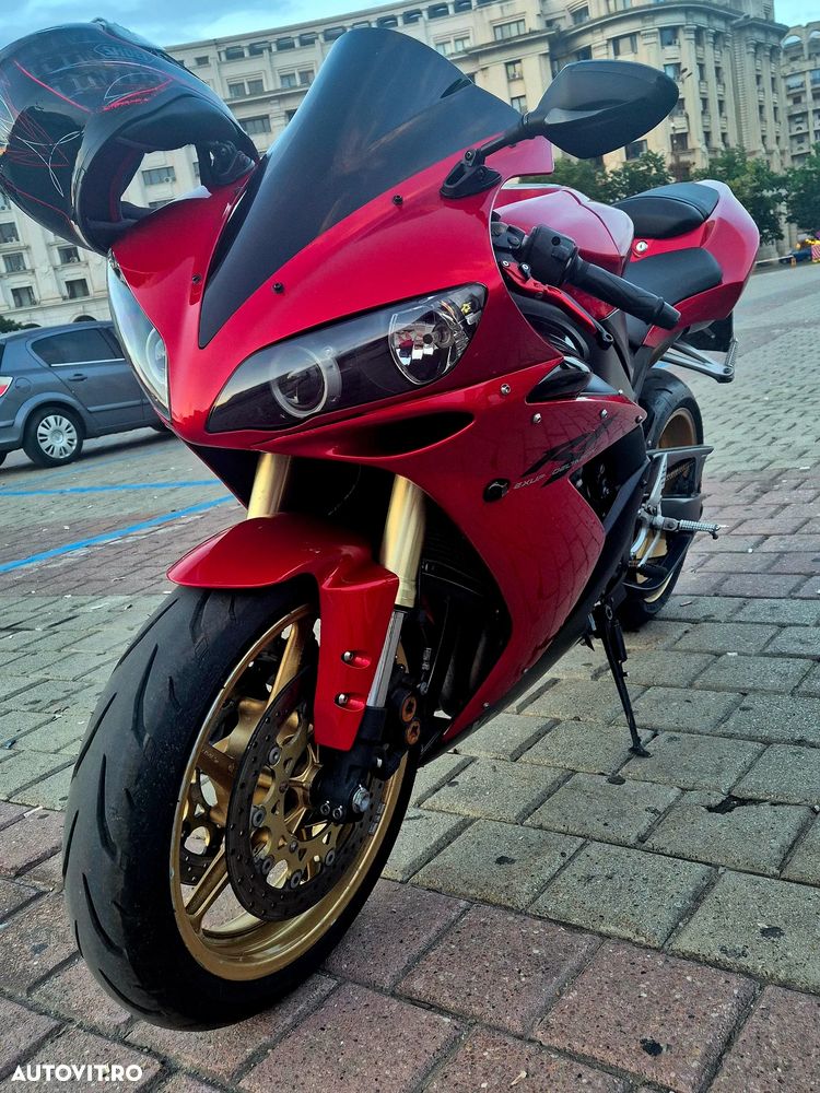 Yamaha R1-Z - 1