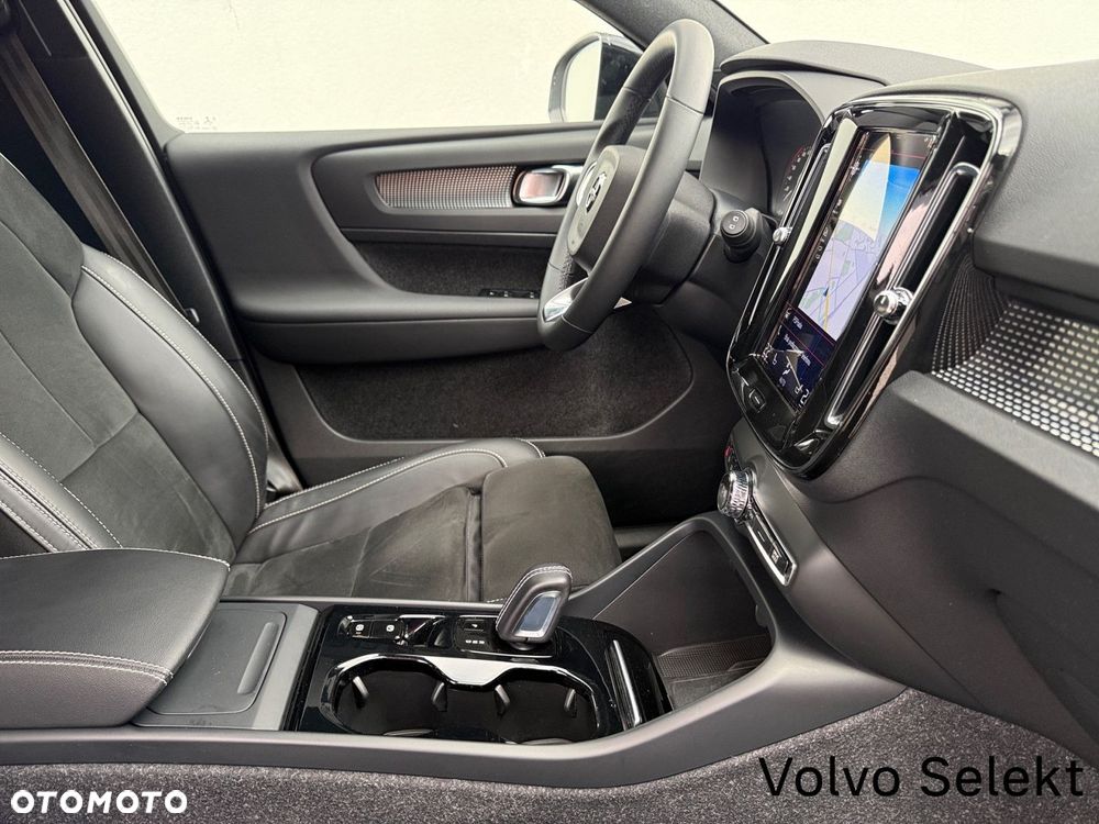 Volvo XC 40 - 25