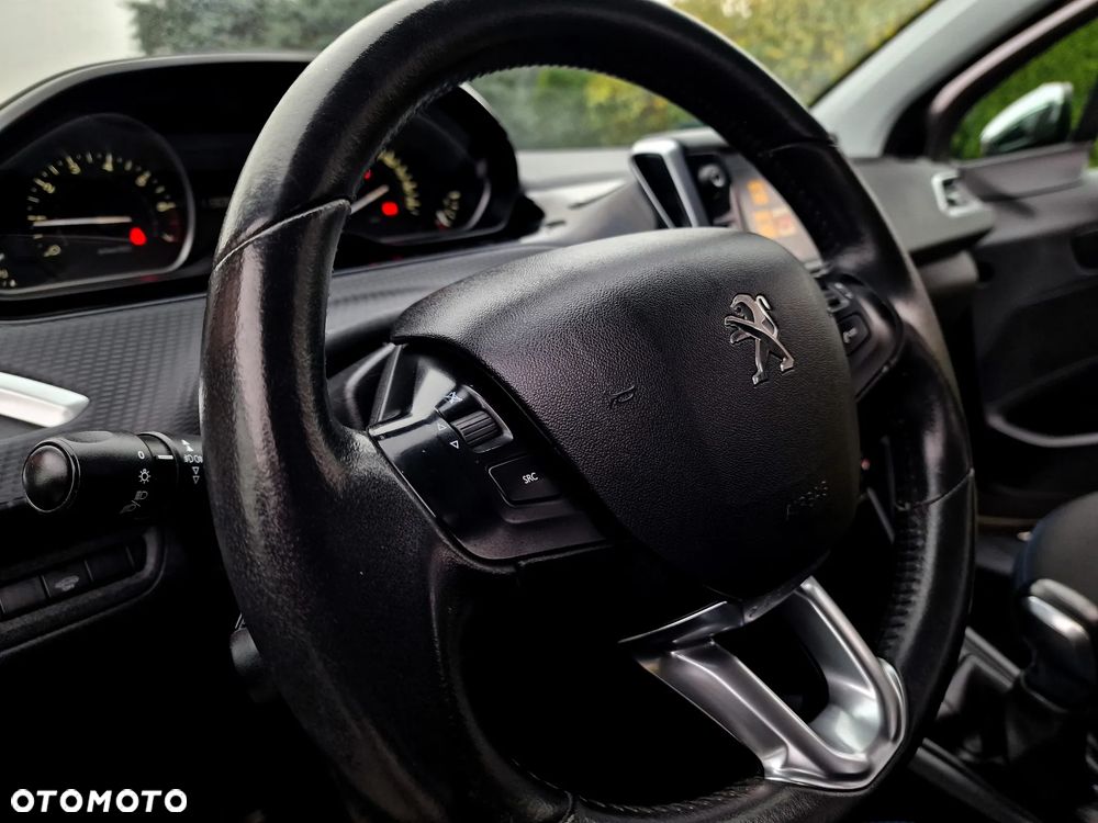 Peugeot 208 1.2 PureTech Style - 26