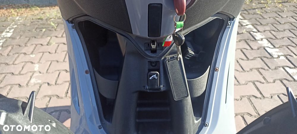 Piaggio Beverly - 5