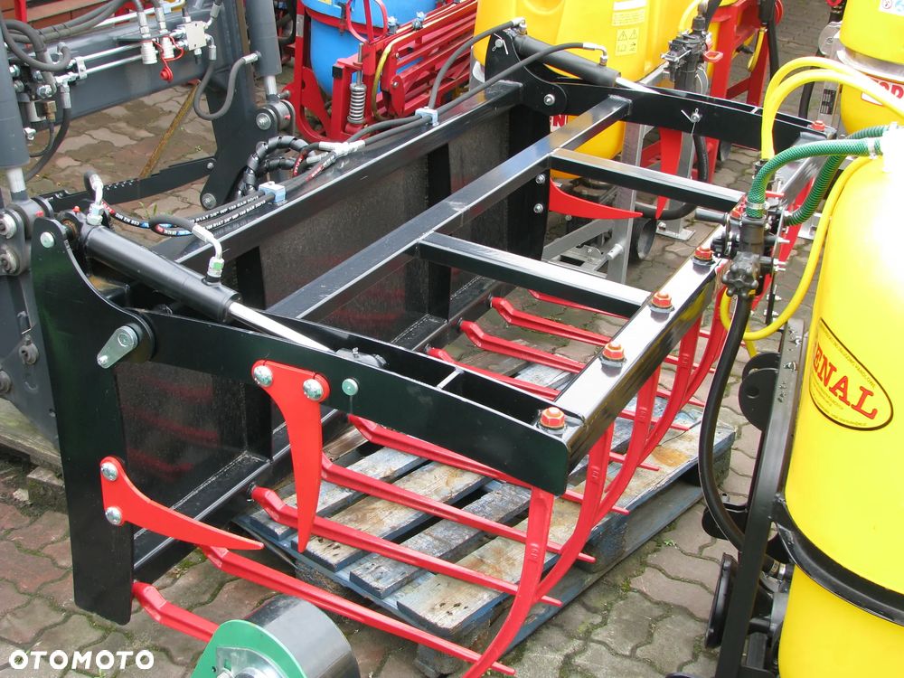 Inny Wycinak do kiszonki 1,75m Kellfri dwa siłowniki, Krokodyl 1,4; 1,6; 1,8; 2,0m Metal-Fach / Euromasz, Łyżka chwytakowa-Łyżko krokodyl, Łyżka materiałó sypkich 1,6; 1,8; 2,0; 2,2; 2,4m Metal-Fach / Pronar, Chwytak Bel, Chwytak do obornika, widły do obornika - 33