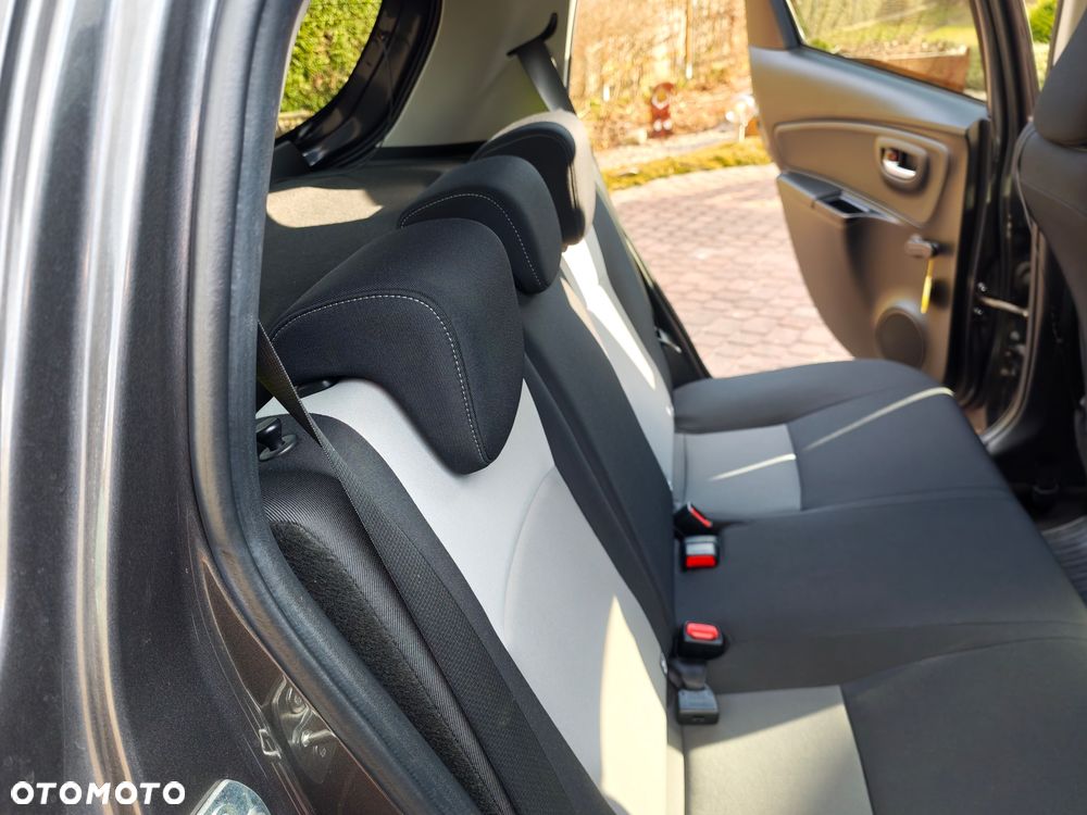 Toyota Yaris - 4