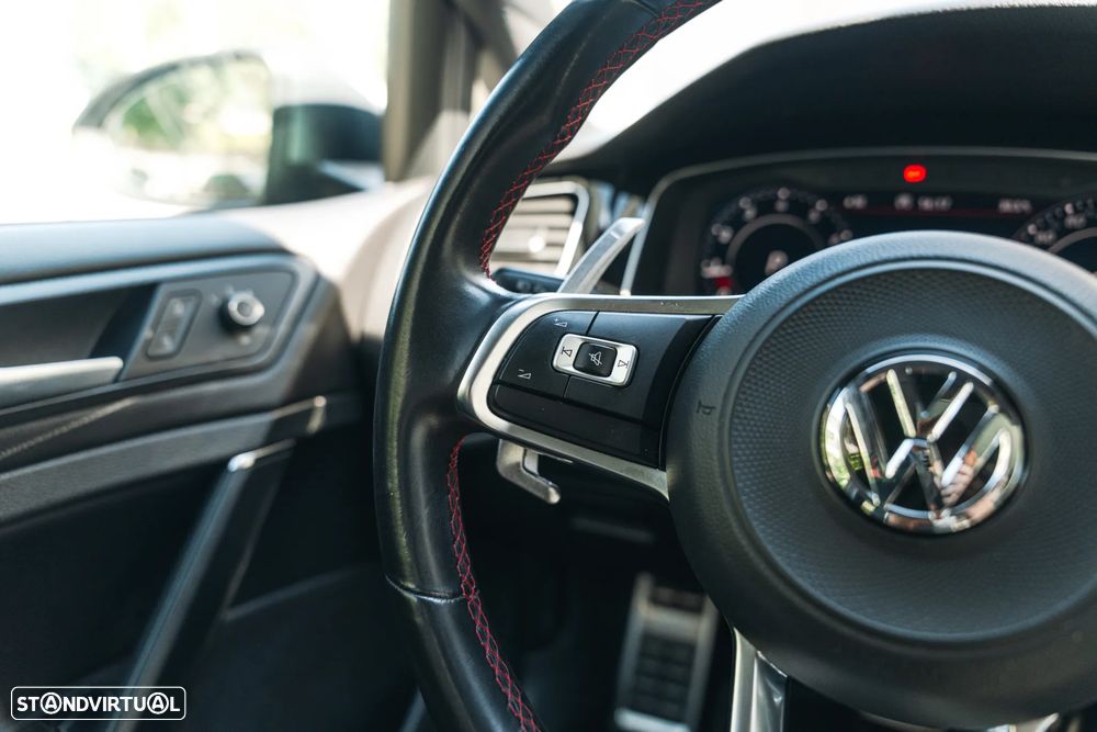 VW Golf GTI 2.0 TSI OPF DSG Performance - 22