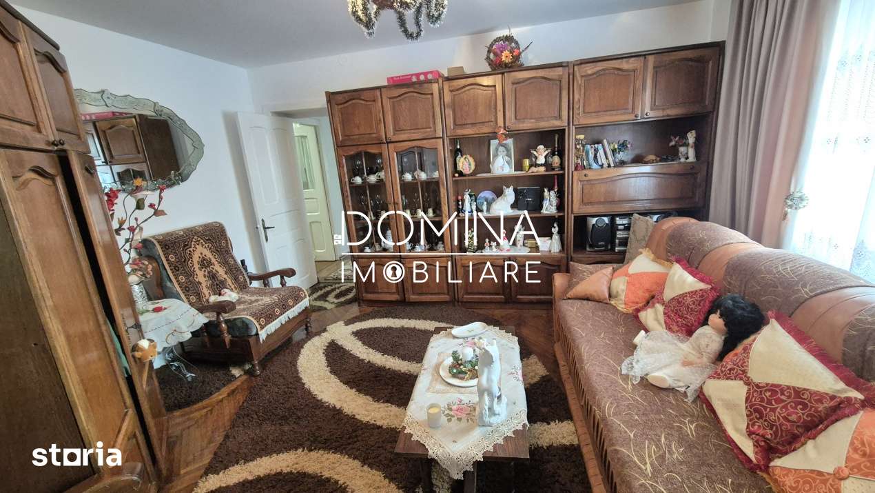 Vanzare proprietate 2 case - teren generos - facilitati complete - sat - Imagine principală: 2/10