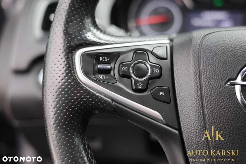 Opel Insignia - 23