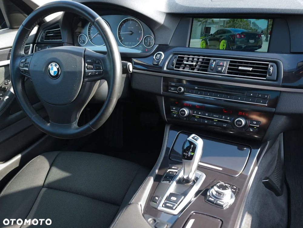 BMW Seria 5 520d Touring - 16