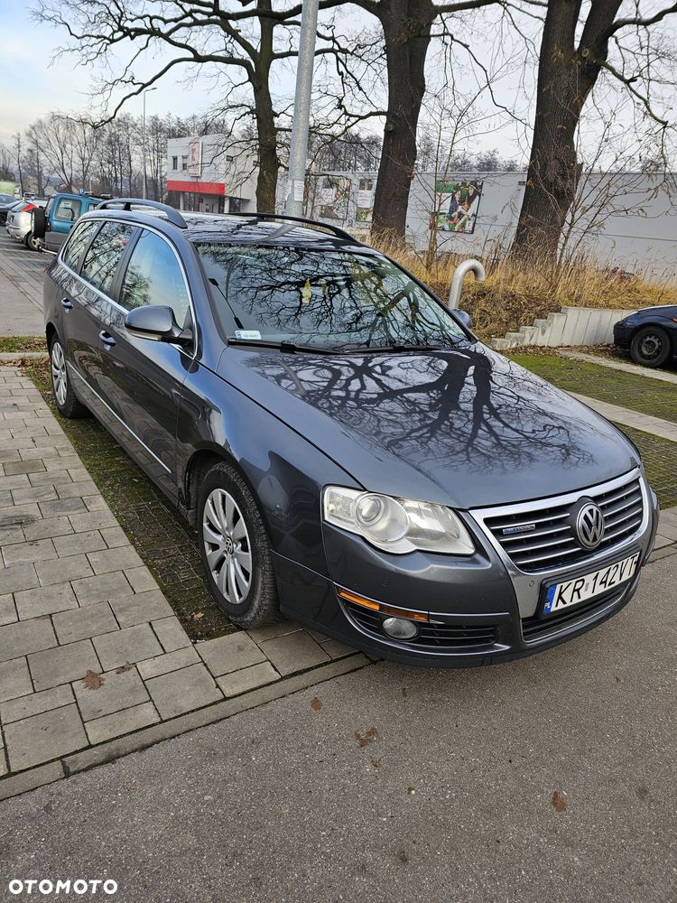Volkswagen Passat 1.9 TDI DPF BlueMotion - 1