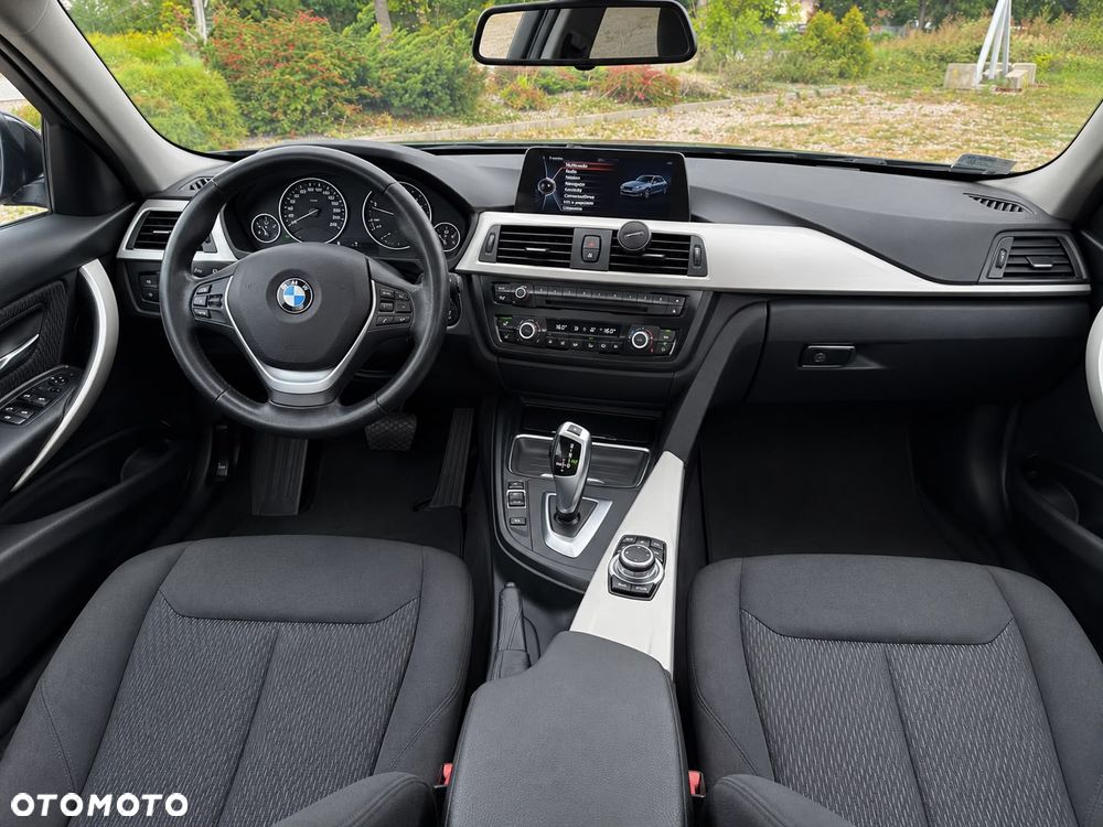BMW Seria 3 318d Luxury Line - 10