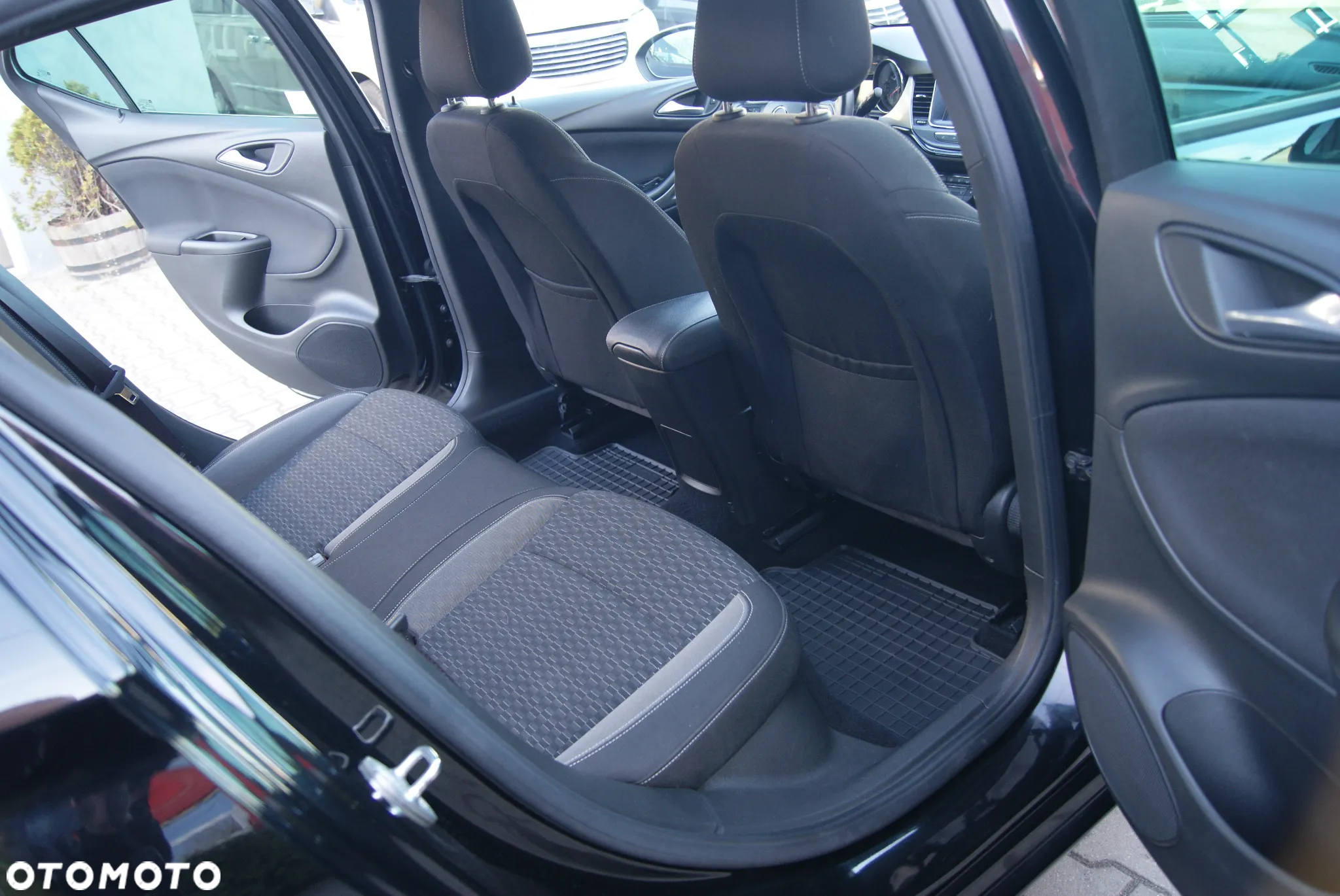 Opel Astra V 1.2 T GS Line S&S - 17