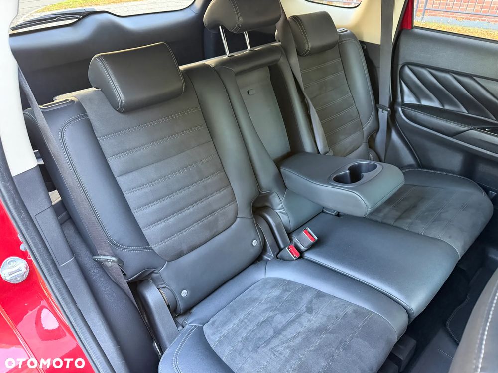 Mitsubishi Outlander Intense + - 21