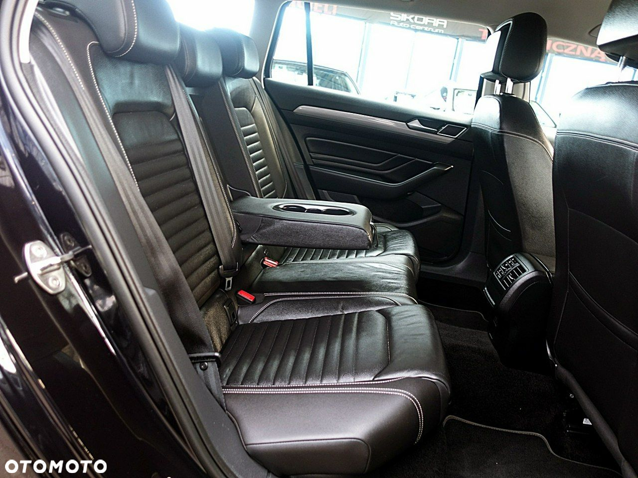Volkswagen Passat - 13