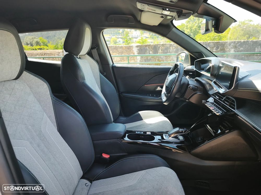 Peugeot e-2008 GT - 13