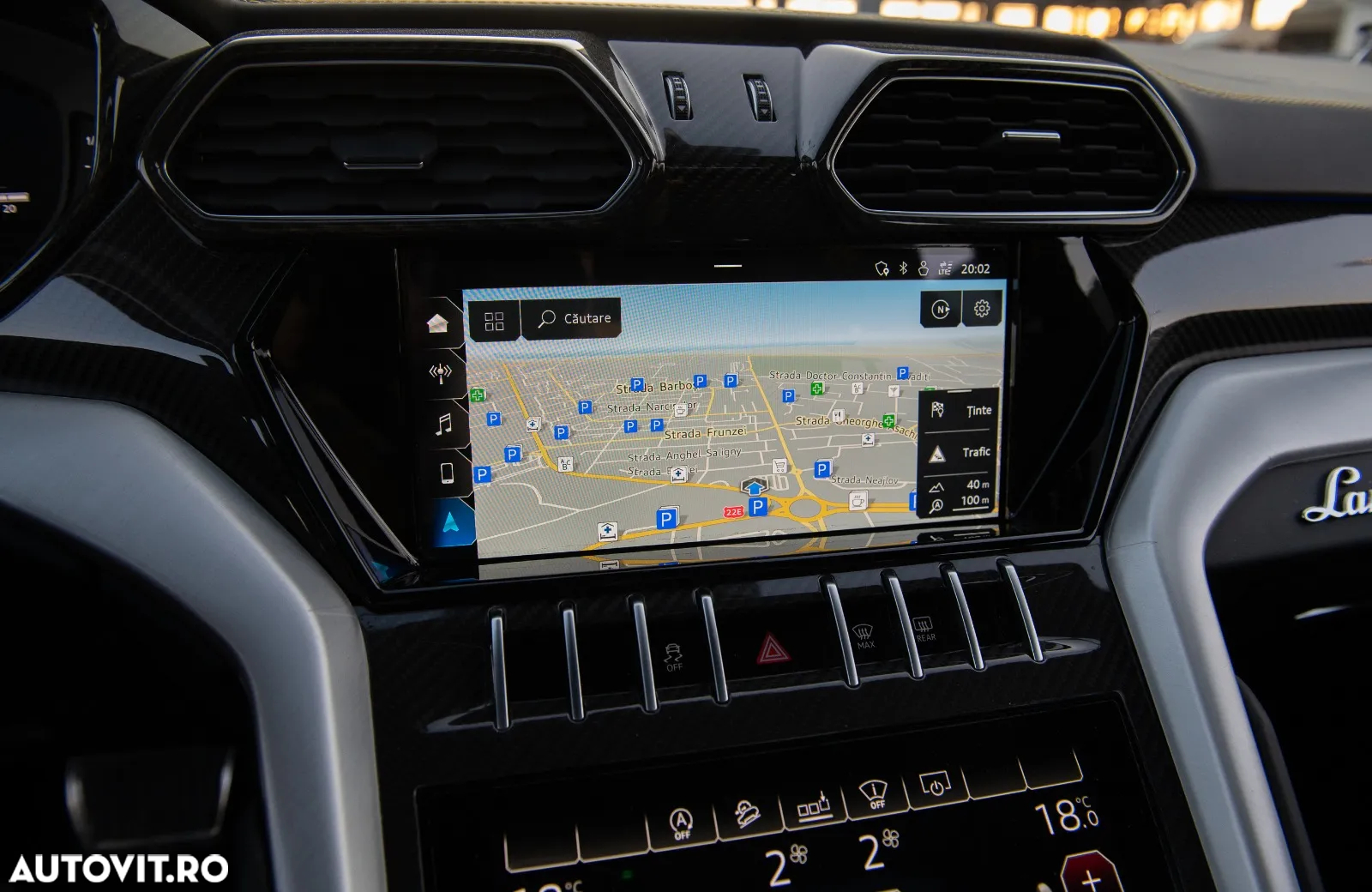 Lamborghini URUS - 12