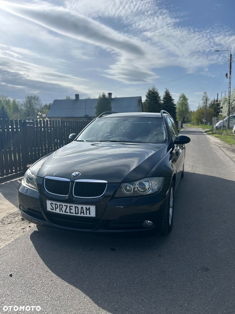 BMW Seria 3 318i - 4