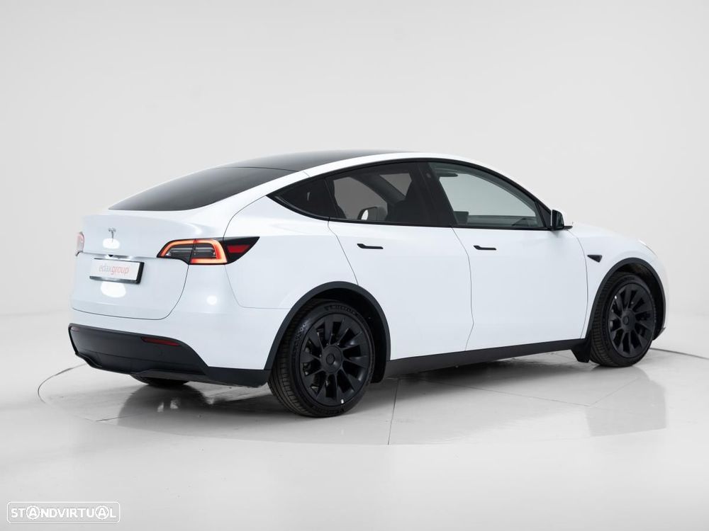 Tesla Model Y RWD - 4