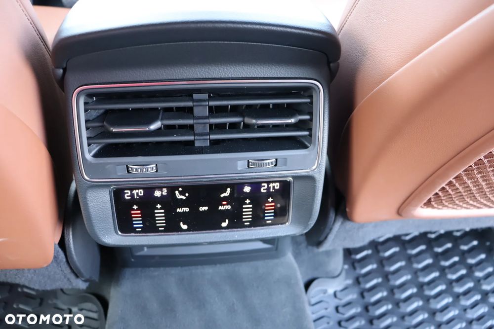 Audi Q8 55 TFSI quattro tiptronic - 26