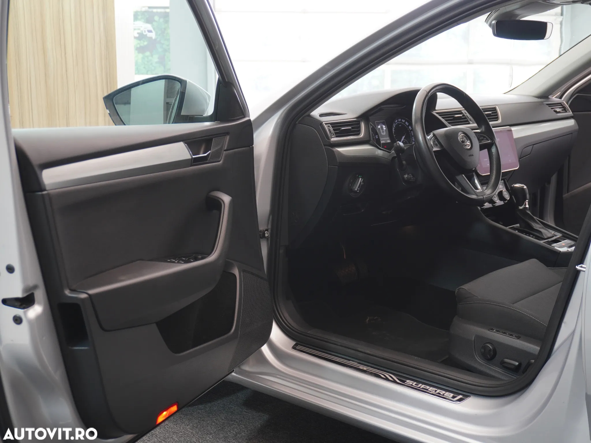 Skoda Superb 2.0 TDI 4X4 DSG Style - 23