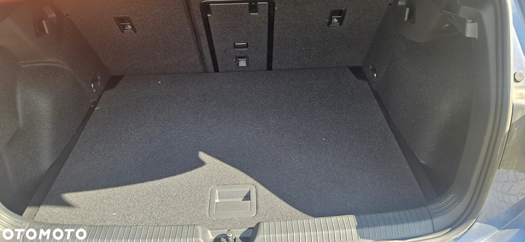 Volkswagen Golf - 22