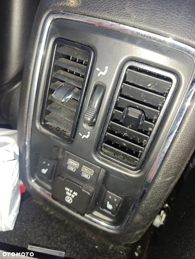 Jeep Grand Cherokee - 26