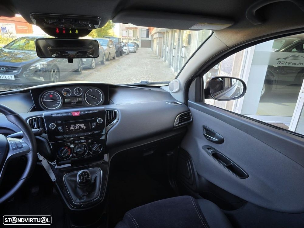 Lancia Ypsilon 1.3 M-jet S&S Platinum - 17