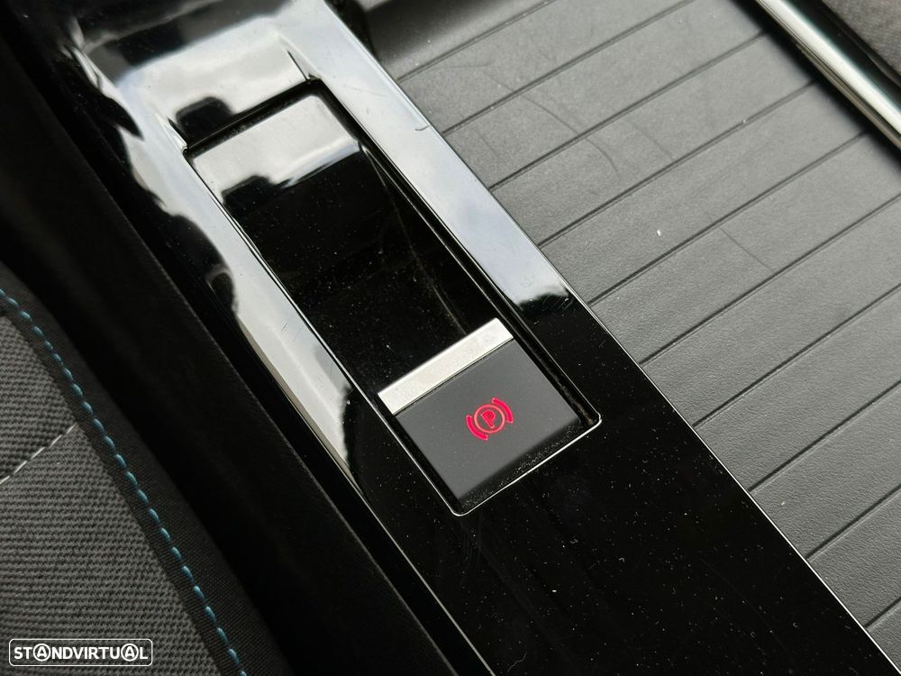 Citroën C4 X 1.2 PureTech Shine EAT8 - 24