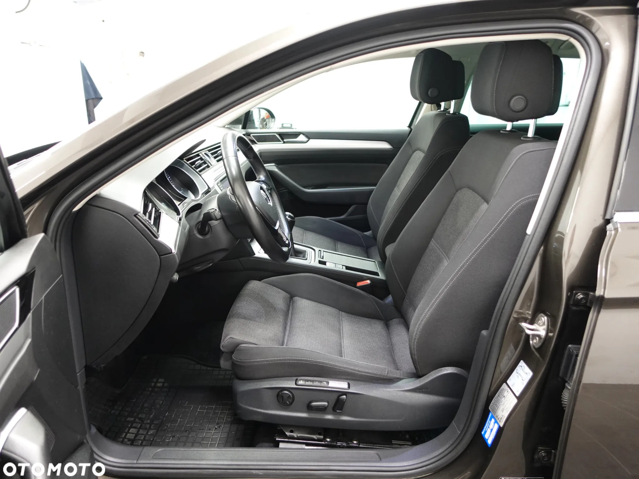Volkswagen Passat 2.0 TDI BMT Comfortline - 22