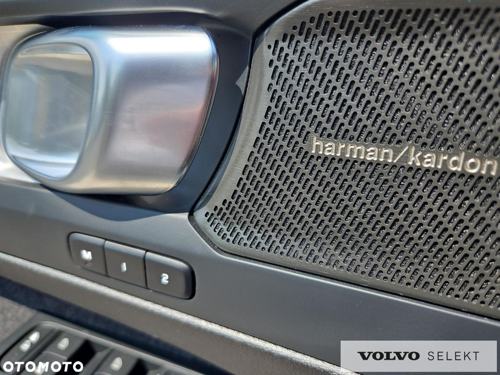 Volvo XC 40 B3 Plus Dark - 28