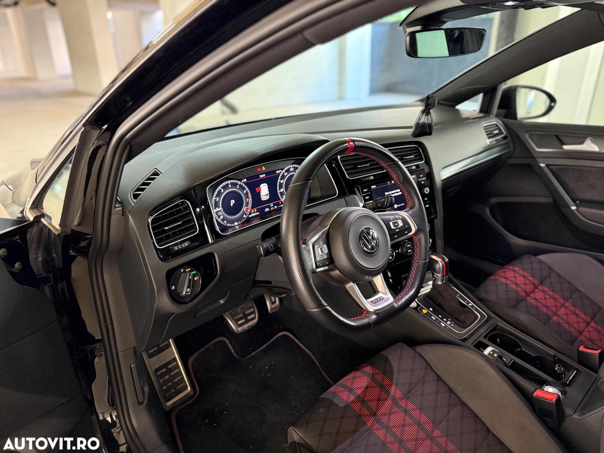 Volkswagen Golf GTI TCR 2.0 TSI OPF DSG - 7