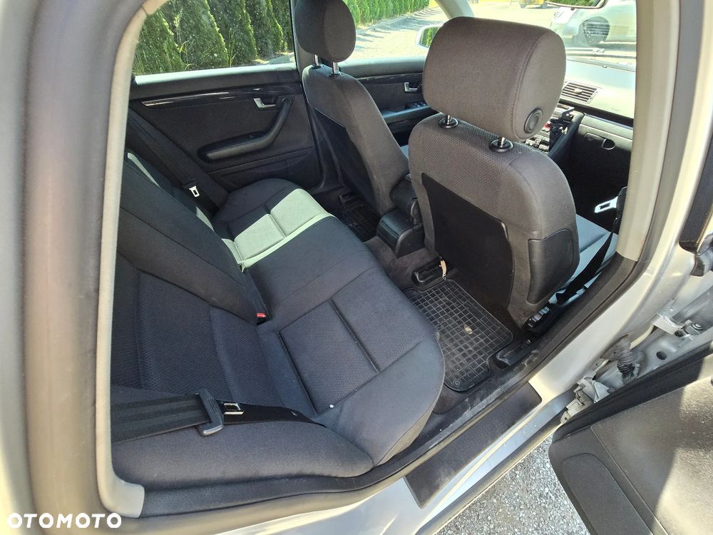 Audi A4 Limousine - 5