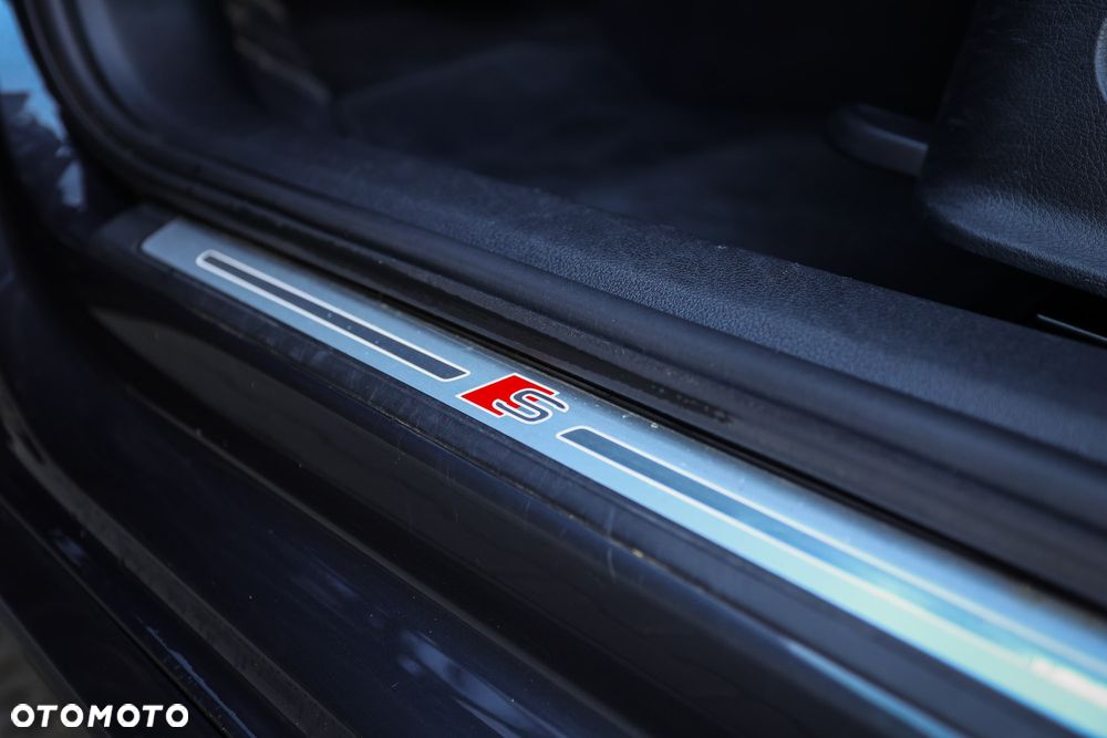 Audi A4 Avant 2.0 TDI DPF clean diesel quattro S tronic S line Sportpaket - 20