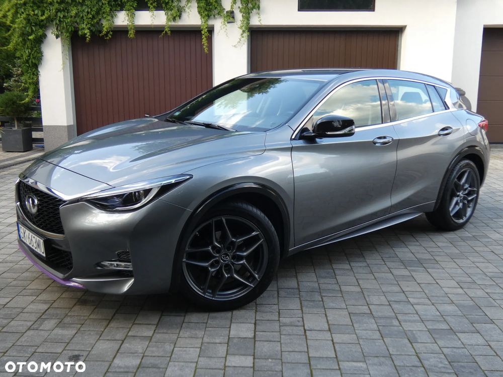 Infiniti Q30 1.6t Premium Tech 7DCT - 11