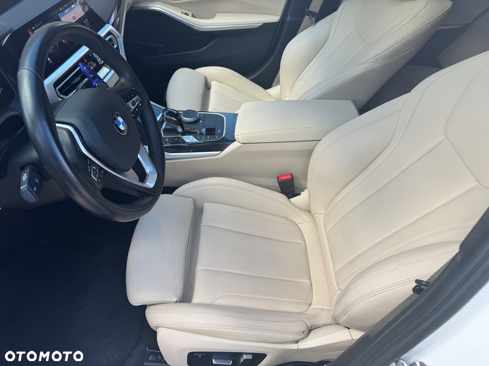 BMW Seria 3 330i M Sport sport - 16