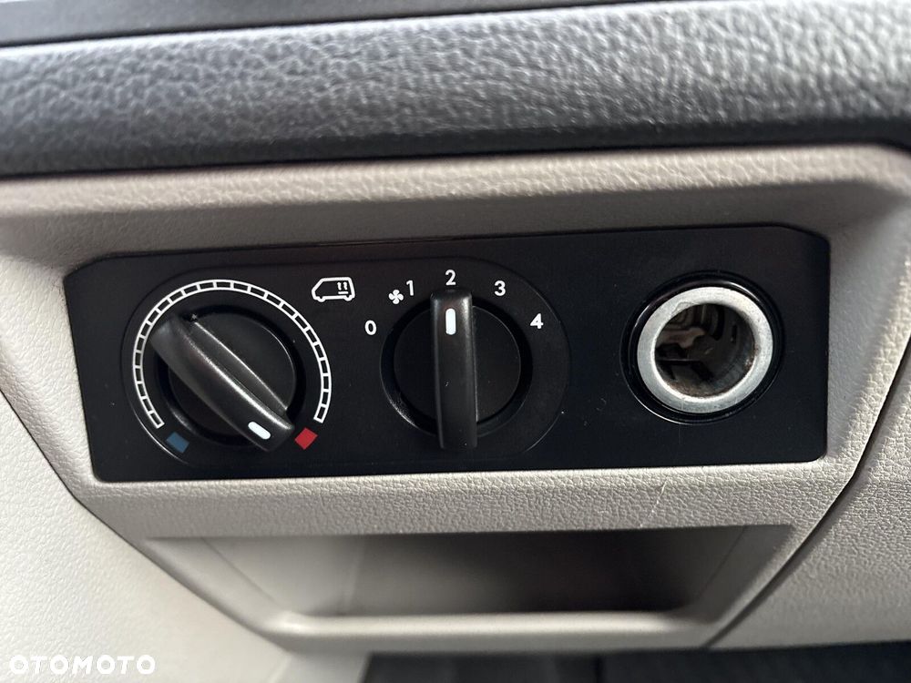 Volkswagen Transporter L2H1 - 21