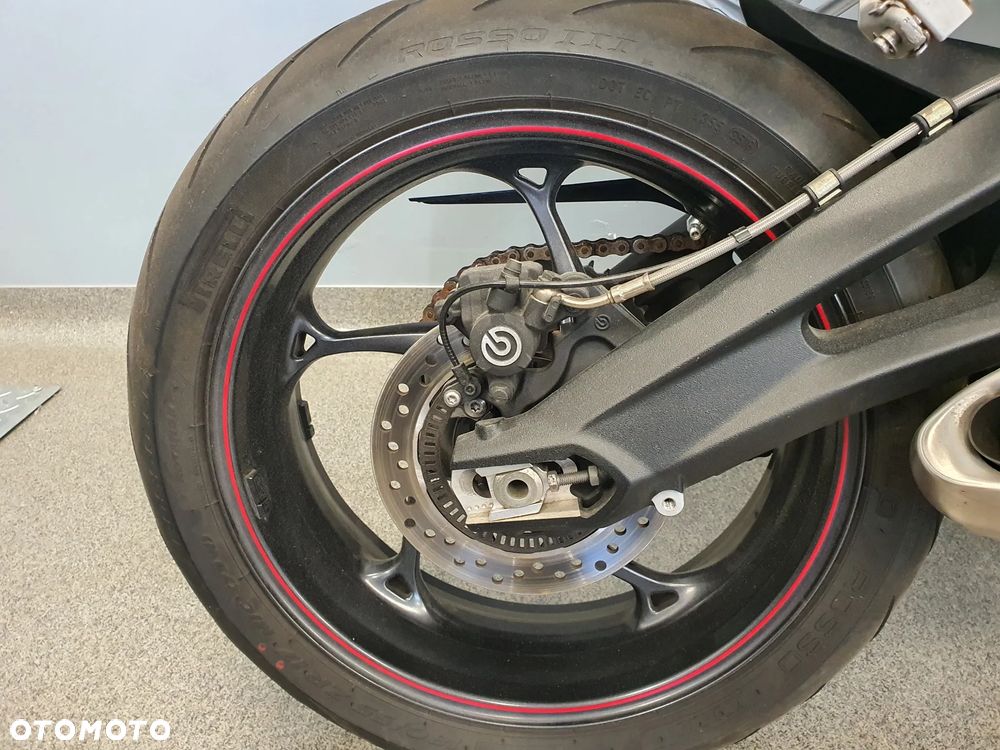 Triumph Street Triple - 9