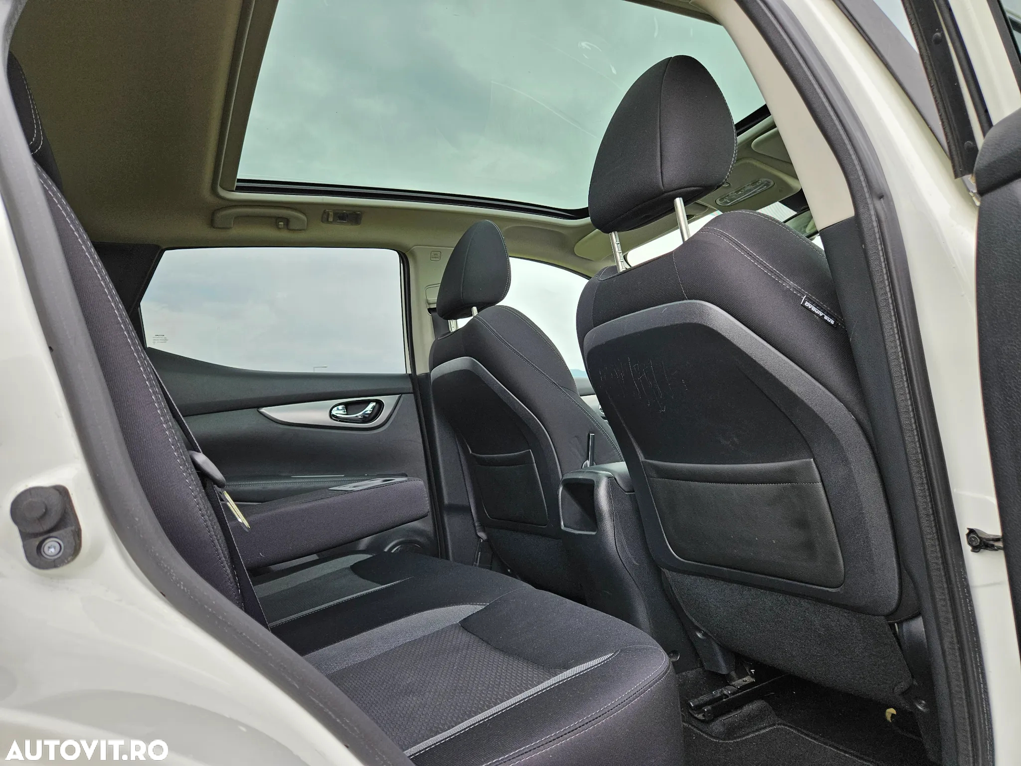 Nissan Qashqai 1.3 DIG-T N-CONNECTA - 6
