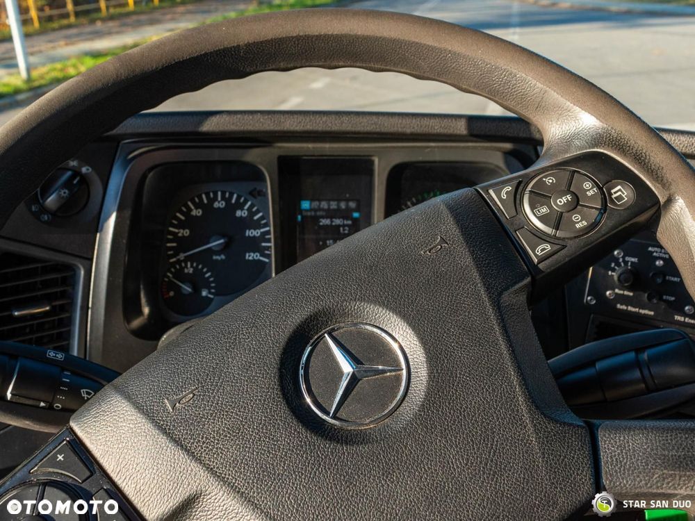 Mercedes-Benz AROCS 1830 4x4 chłodnia kamper - 20