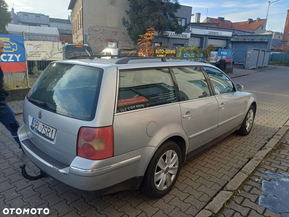 Volkswagen Passat 1.9 TDI Highline - 5