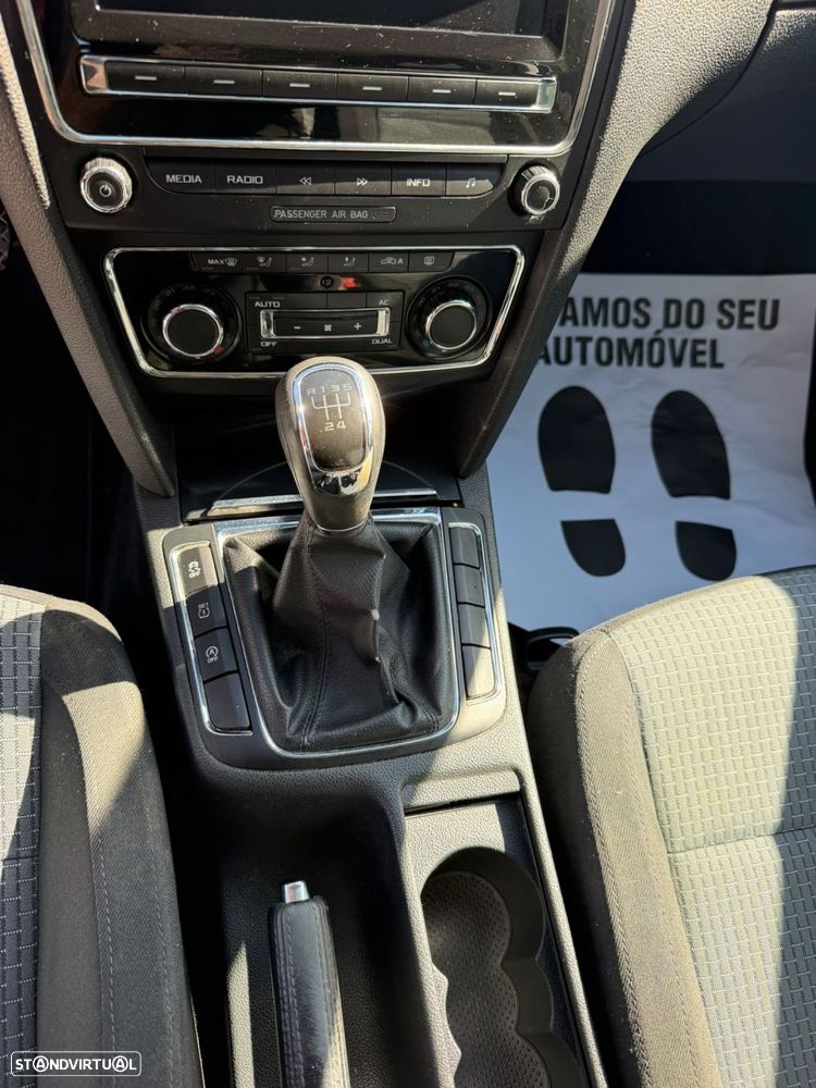 Skoda Superb 1.6 TDI Ambition - 35