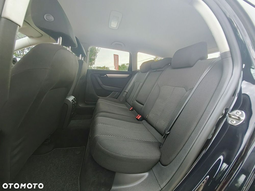 Volkswagen Passat - 28