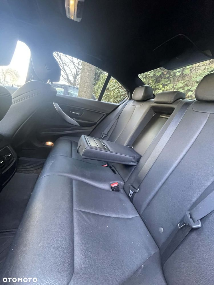 BMW Seria 3 320i Edition Luxury Line Purity - 13