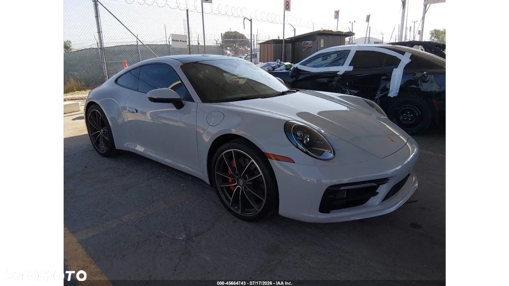 Porsche 911 Carrera 4 GTS PDK - 1