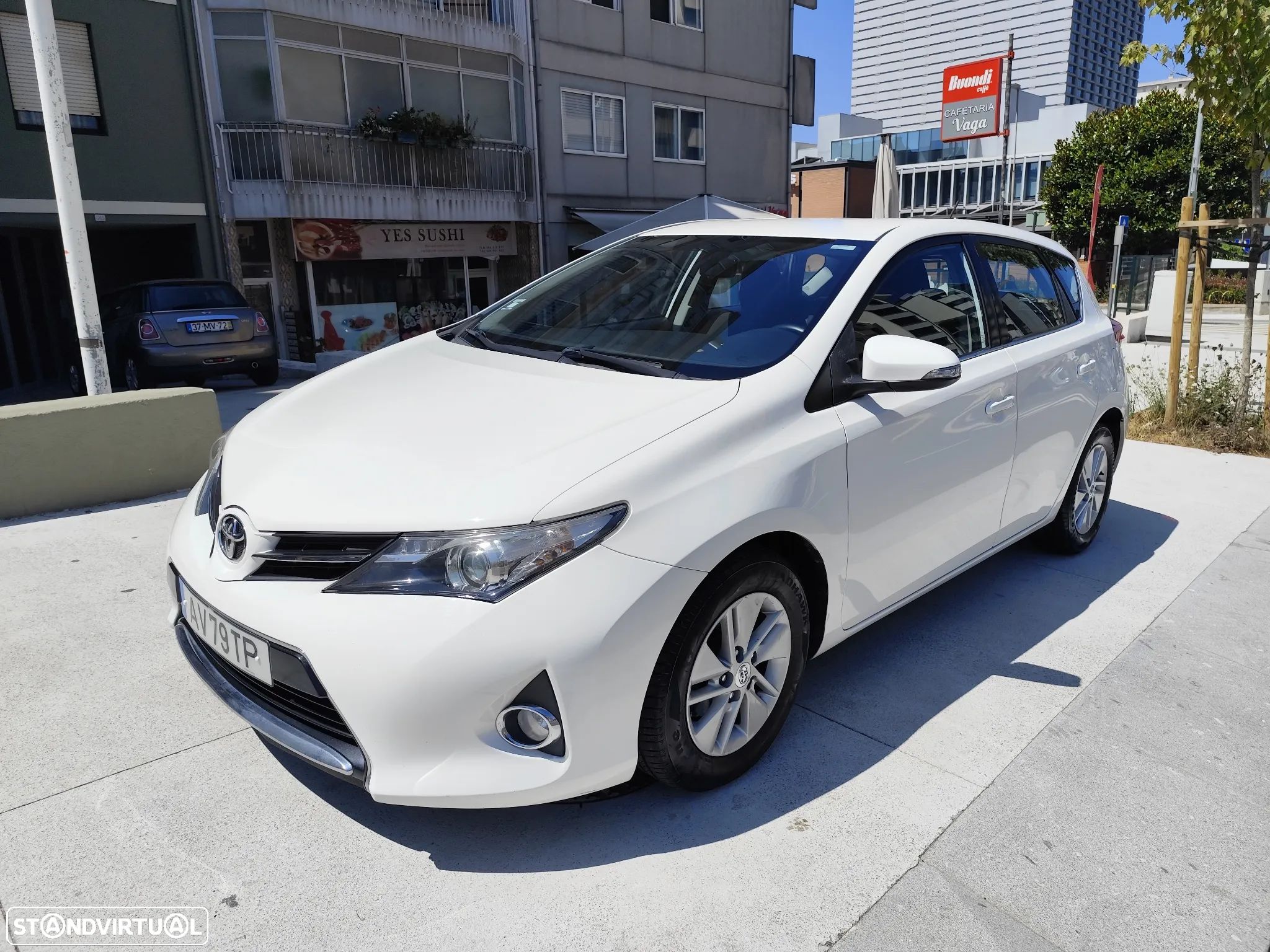 Toyota Auris 1.4 D-4D Comfort+J16+Navi - 1