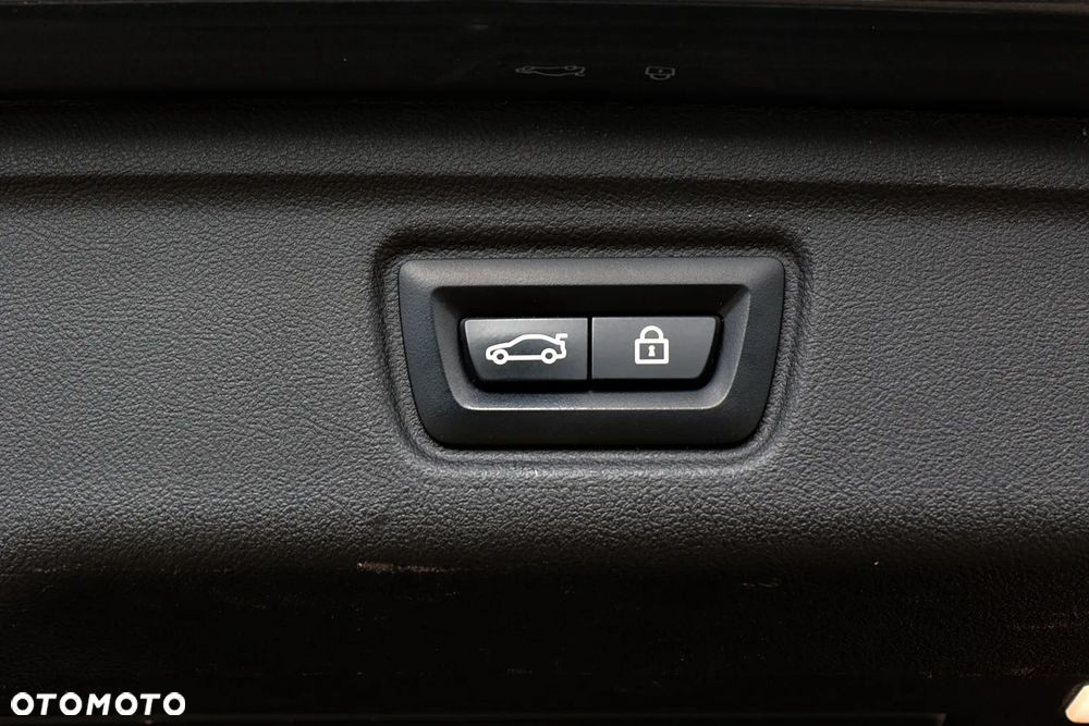 BMW Seria 3 320d Edition M Sport Shadow - 36