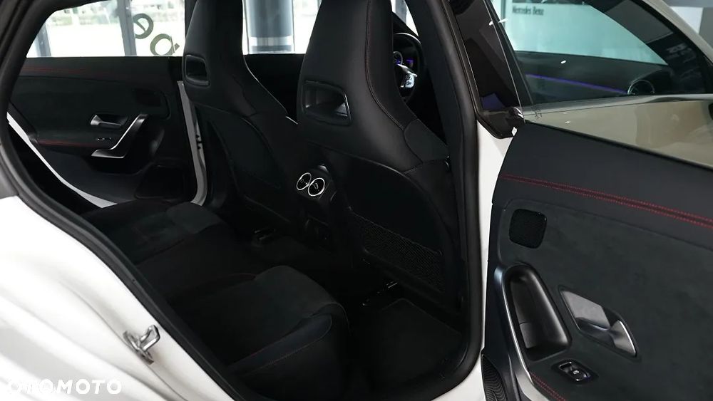 Mercedes-Benz CLA 200 AMG Line 7G-DCT - 15