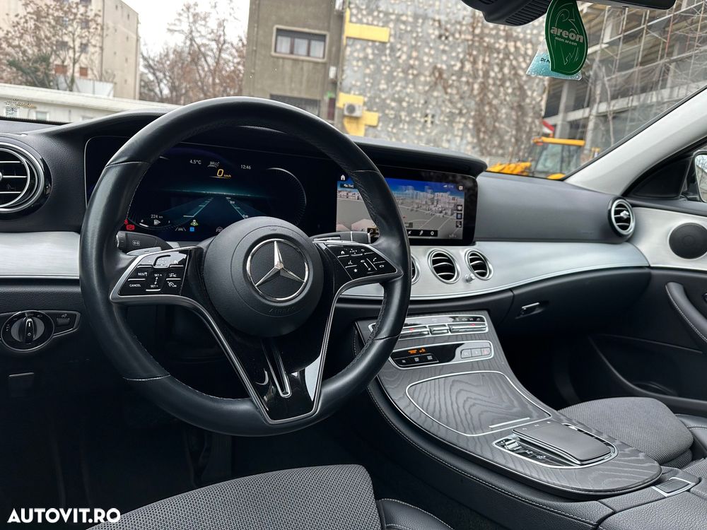 Mercedes-Benz E 300 de 4Matic T 9G-TRONIC - 12