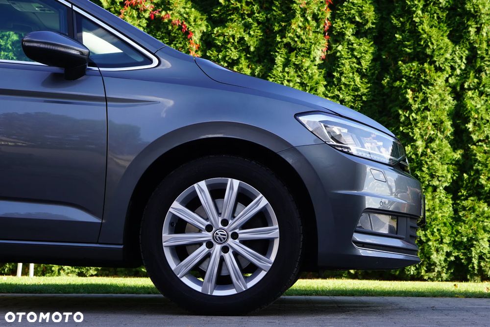 Volkswagen Touran - 29