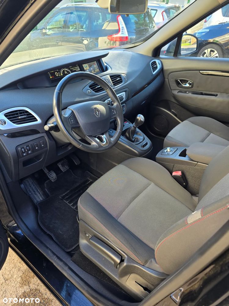 Renault Grand Scenic - 10